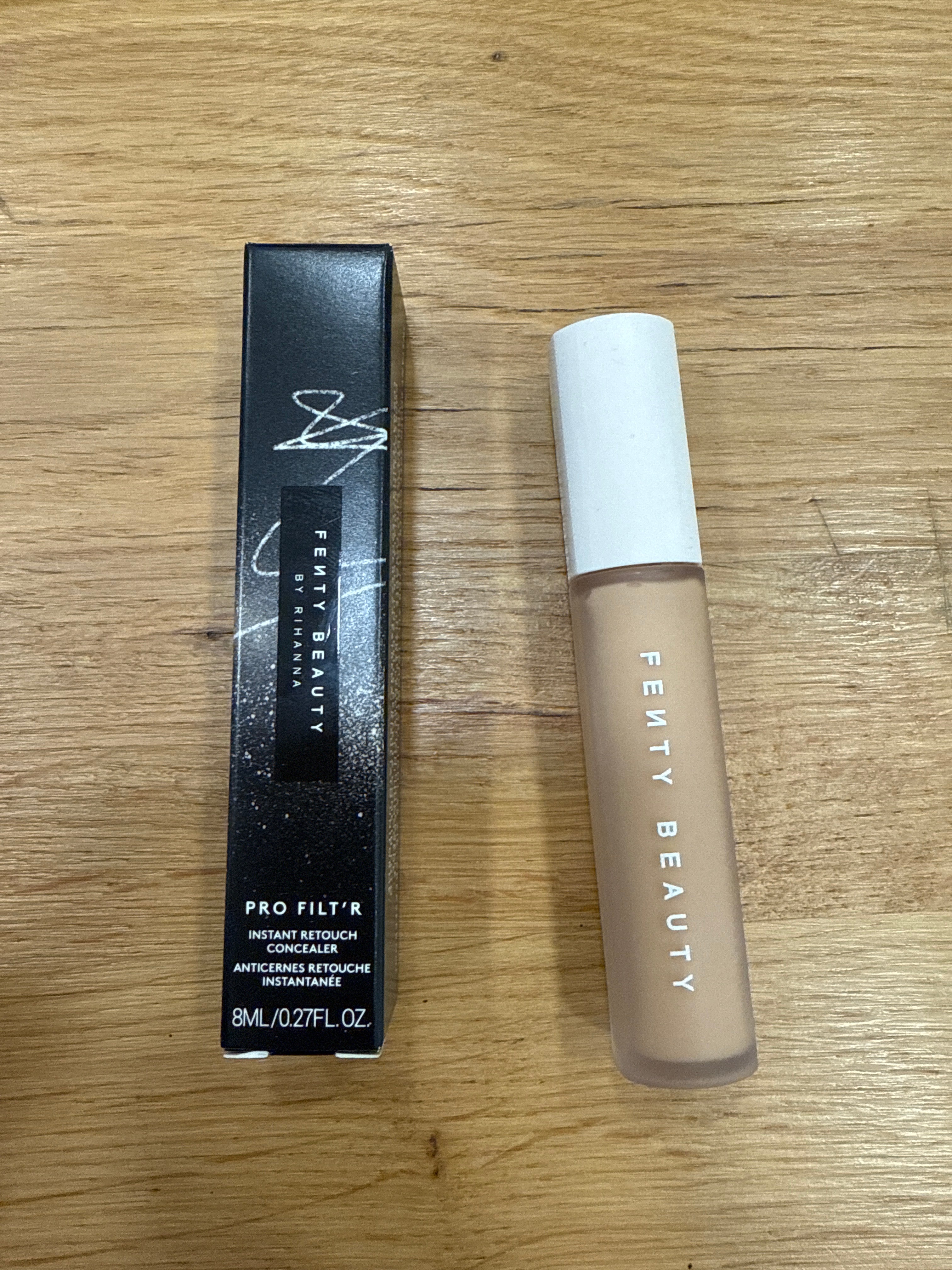 FENTY correttore 235